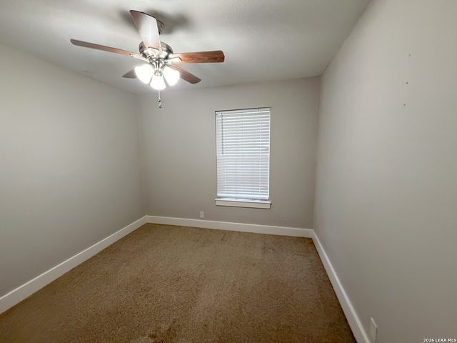 126 Kingsman St, Converse, TX 78109