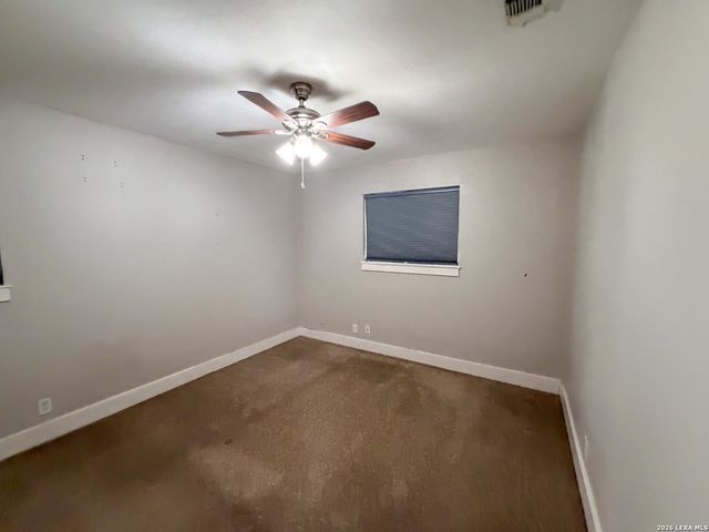 126 Kingsman St, Converse, TX 78109