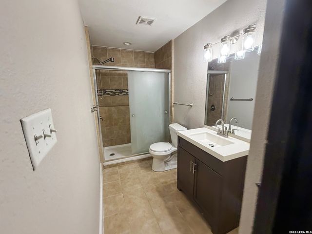 126 Kingsman St, Converse, TX 78109
