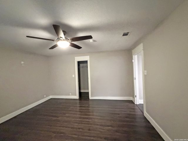 126 Kingsman St, Converse, TX 78109