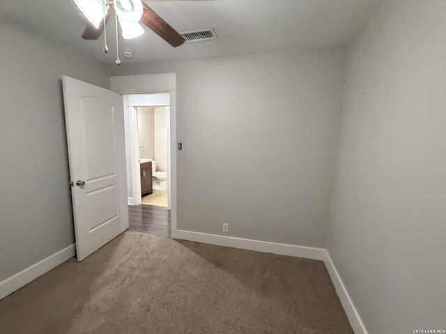 126 Kingsman St, Converse, TX 78109