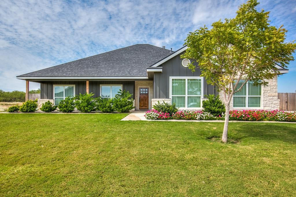 Image 1 of property listing at 4529 Old Stone Dr, San Angelo, TX 76904