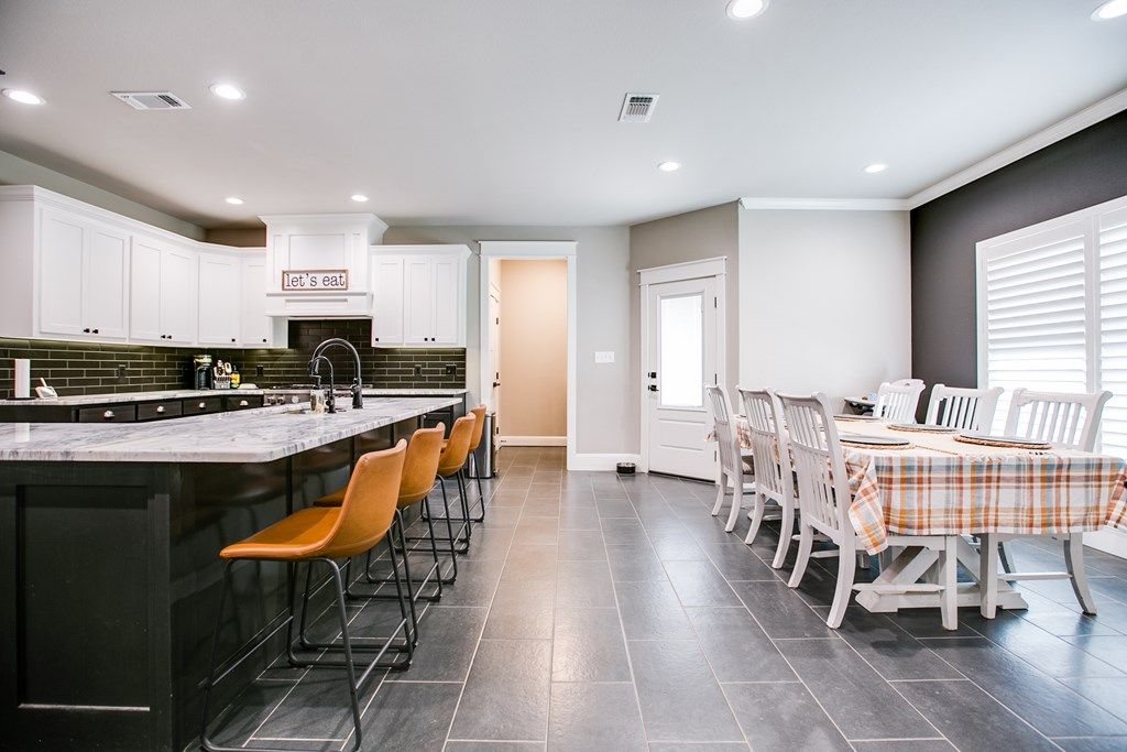 Image 14 of property listing at 4529 Old Stone Dr, San Angelo, TX 76904