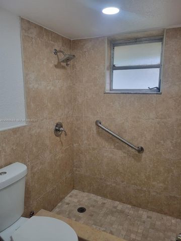 3901 SW 112th Avenue 50, Miami, FL 33165