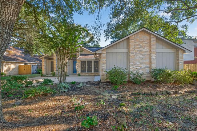2802 Creek Manor Drive, Kingwood, TX 77339