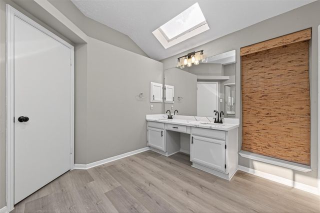 2802 Creek Manor Drive, Kingwood, TX 77339