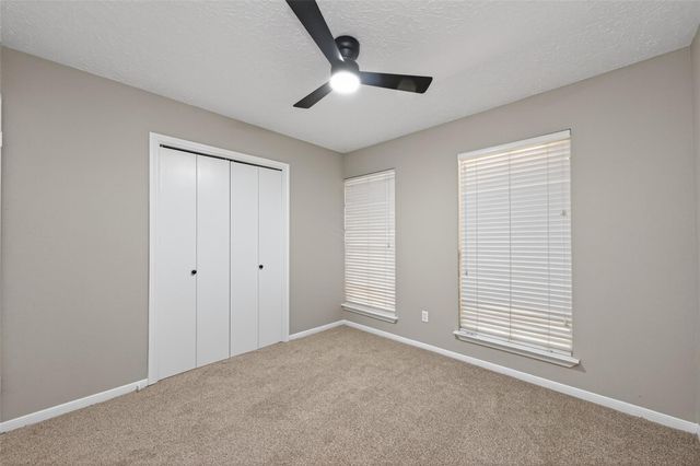 2802 Creek Manor Drive, Kingwood, TX 77339