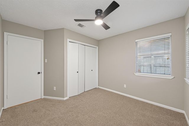 2802 Creek Manor Drive, Kingwood, TX 77339