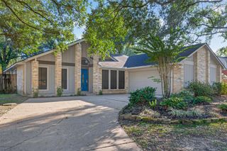 2802 Creek Manor Drive, Kingwood, TX 77339