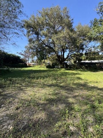 2361 SW 45th St, Dania Beach, FL 33312