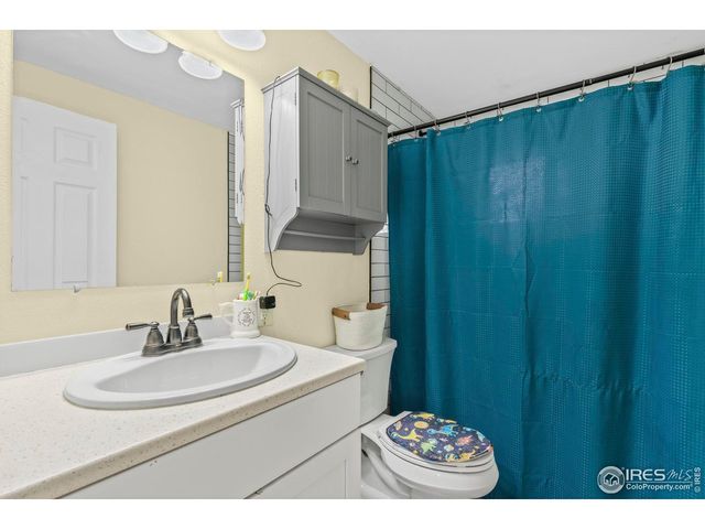 1821 Meadow St, Longmont, CO 80501