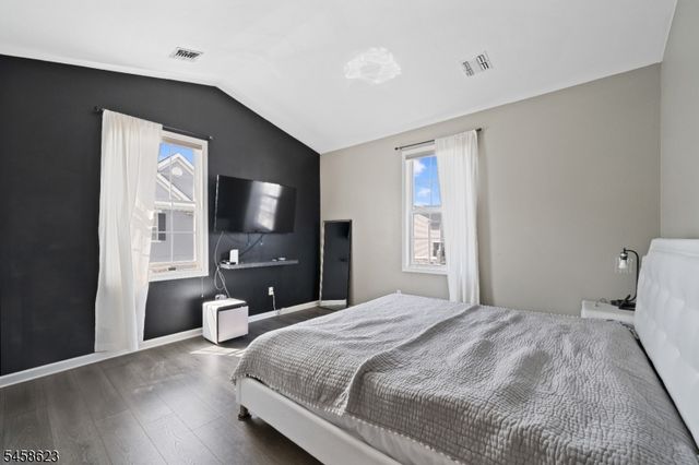 1 Barrister St, Clifton City, NJ 07013