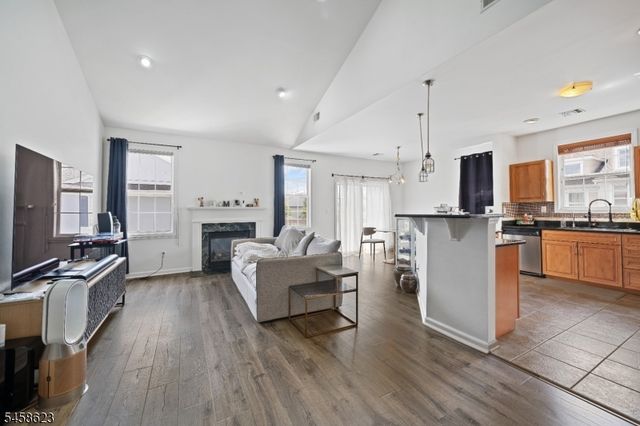 1 Barrister St, Clifton City, NJ 07013