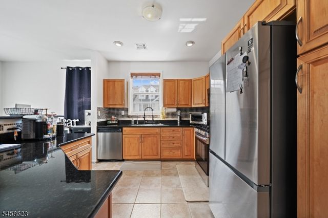1 Barrister St, Clifton City, NJ 07013
