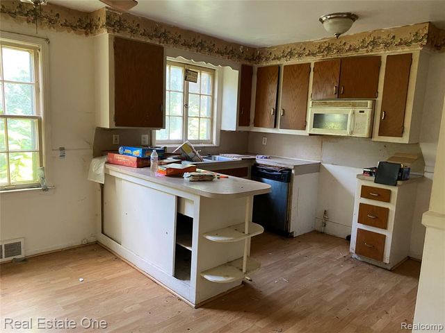 35437 Stellwagen Street, Wayne, MI 48184