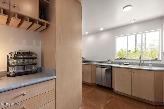 2103 E Waverly Street, Tucson, AZ 85719