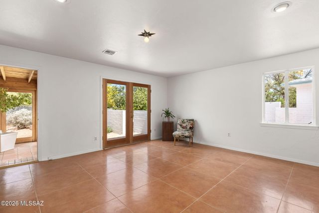 2103 E Waverly Street, Tucson, AZ 85719