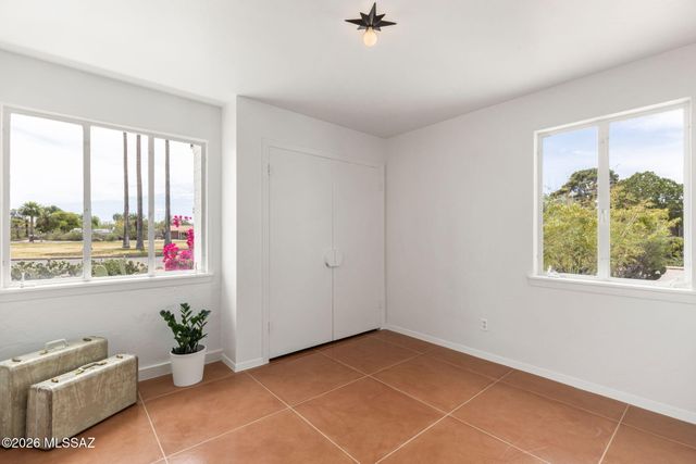 2103 E Waverly Street, Tucson, AZ 85719