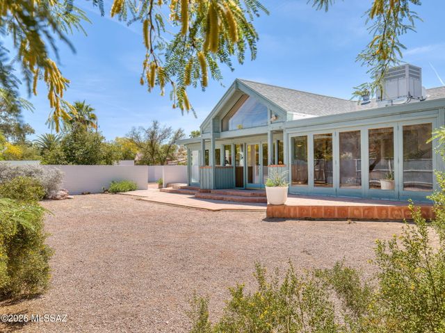2103 E Waverly Street, Tucson, AZ 85719