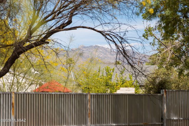 2103 E Waverly Street, Tucson, AZ 85719