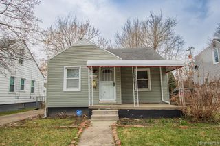 19644 Kenosha Street, Harper Woods, MI 48225