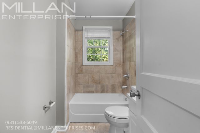 854 E Happy Hollow Dr, Clarksville, TN 37040