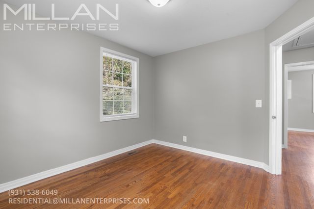 854 E Happy Hollow Dr, Clarksville, TN 37040