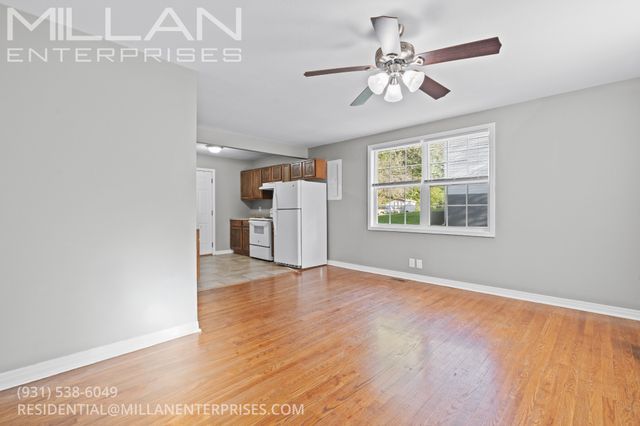 854 E Happy Hollow Dr, Clarksville, TN 37040