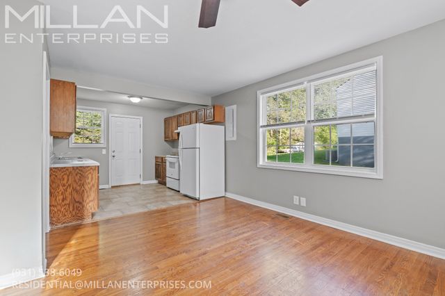 854 E Happy Hollow Dr, Clarksville, TN 37040