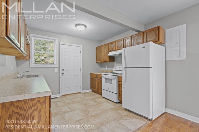 854 E Happy Hollow Dr, Clarksville, TN 37040