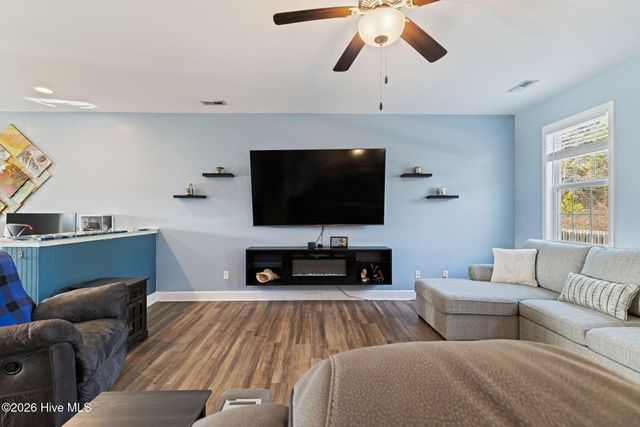 89 Maxwell Drive, Rocky Point, NC 28457