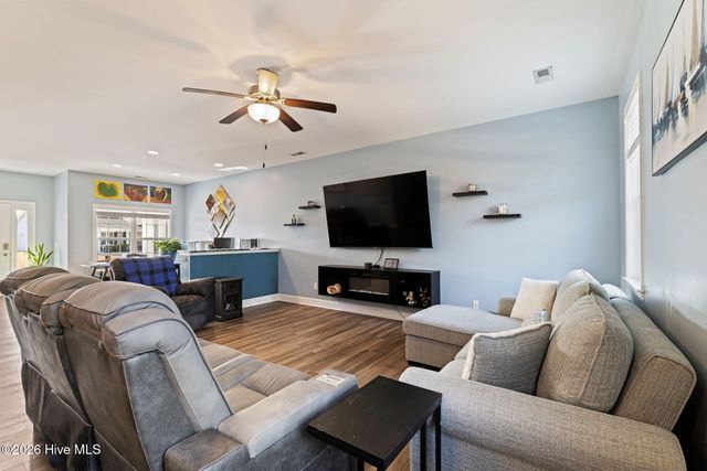 89 Maxwell Drive, Rocky Point, NC 28457