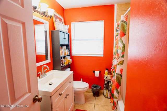 2115 FOURAKER Road, Jacksonville, FL 32210