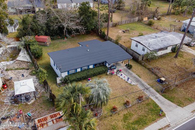 2115 FOURAKER Road, Jacksonville, FL 32210