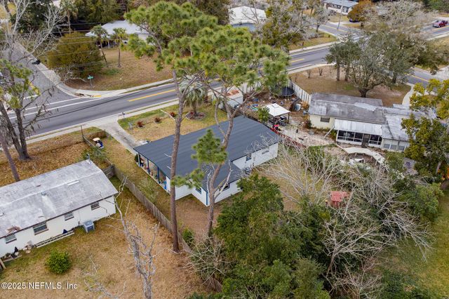 2115 FOURAKER Road, Jacksonville, FL 32210
