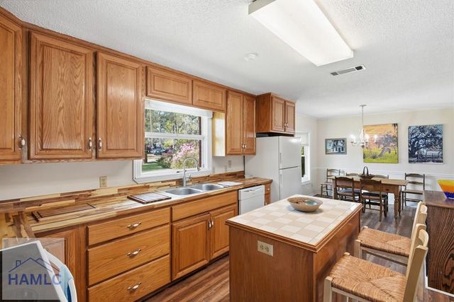 424 Timberlane Circle, Hinesville, GA 31313