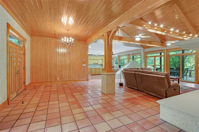 400 E BLANCO BEND RD, Wimberley, TX 78676