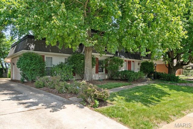 11141 Queensway Drive, St Louis, MO 63146