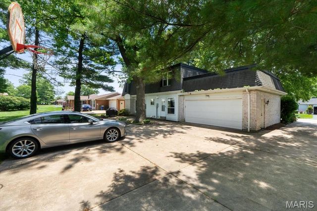 11141 Queensway Drive, St Louis, MO 63146