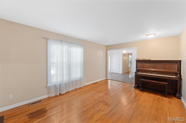 11141 Queensway Drive, St Louis, MO 63146