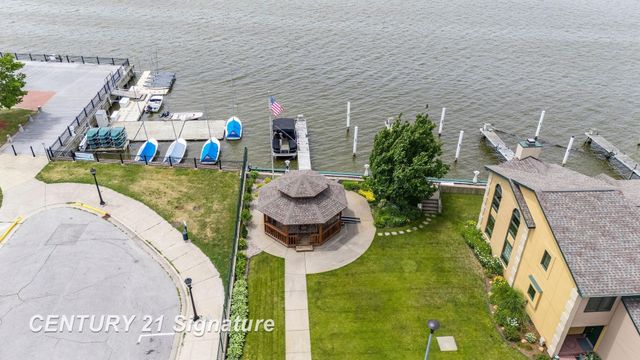 225 Jennison Place, Bay City, MI 48708