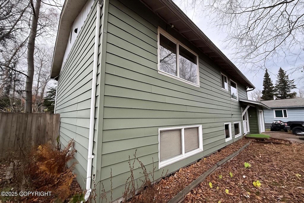 4906 Cambridge Way, Anchorage, AK 99503