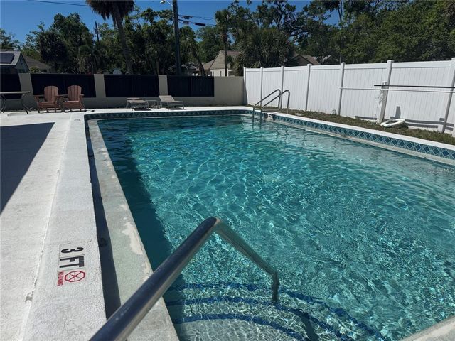 442 N JEFFERSON AVENUE, Sarasota, FL 34237