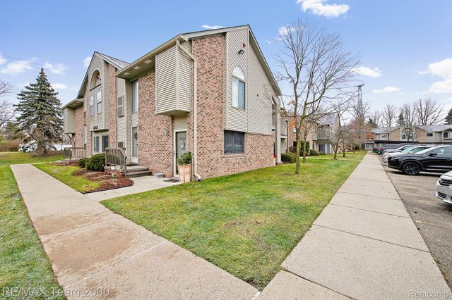 42461 LILLEY POINTE Drive, Canton Charter Township, MI 48187