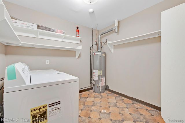 42461 LILLEY POINTE Drive, Canton Charter Township, MI 48187