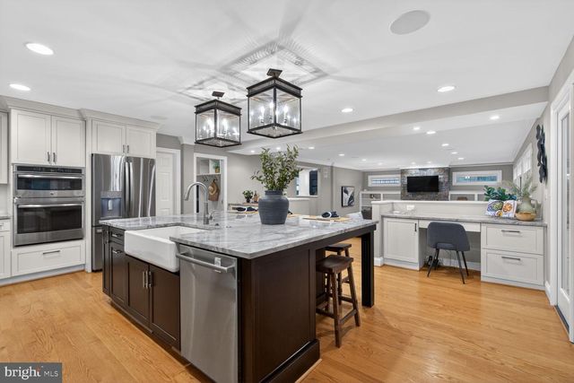 1854 ABBOTSFORD DR, Vienna, VA 22182