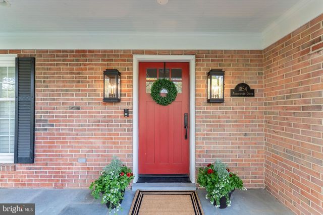 1854 ABBOTSFORD DR, Vienna, VA 22182