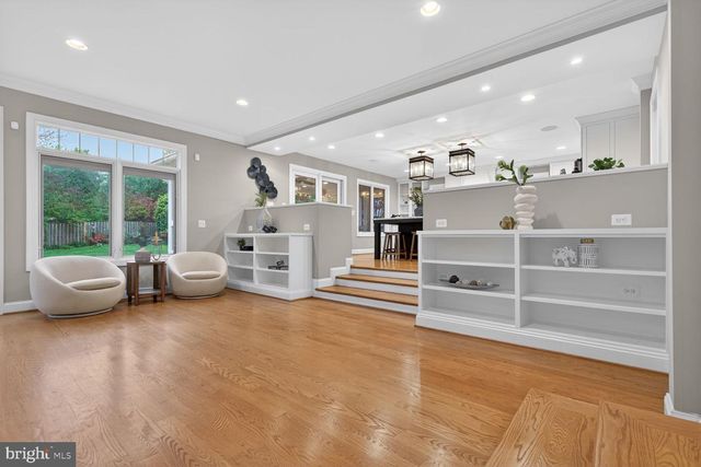 1854 ABBOTSFORD DR, Vienna, VA 22182