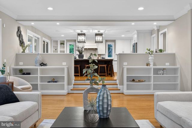 1854 ABBOTSFORD DR, Vienna, VA 22182