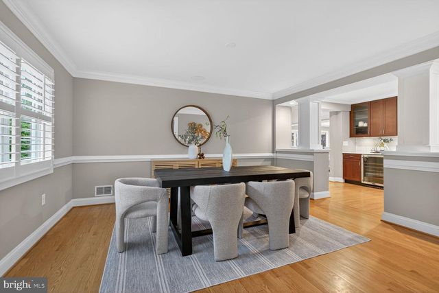 1854 ABBOTSFORD DR, Vienna, VA 22182